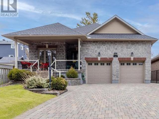 23 Kennedy Street, Halton Hills, ON, L7G 2R8 house for sale | Listing ID W12074 | Royal LePage