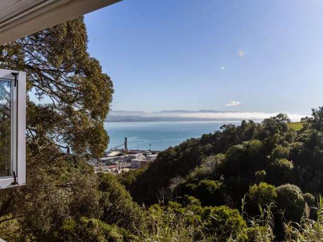 2/3 Lighthouse Road, Bluff Hill, Napier City