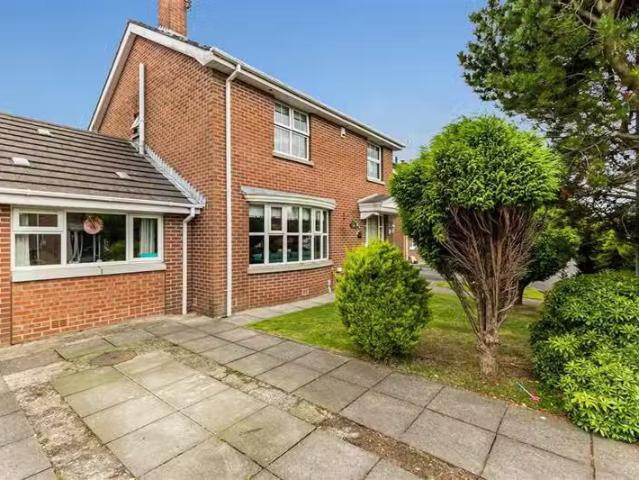 23 Oakwood Park