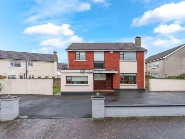 23 Oak Lawn, Castleknock, Dublin 15 is for rent