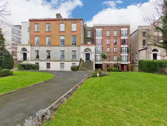 23 Pembroke Court, 75 Pembroke Road, Ballsbridge, Dublin 4, D0.