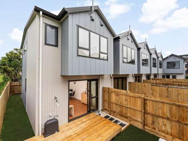 23 Peara Place, Henderson, Waitakere City