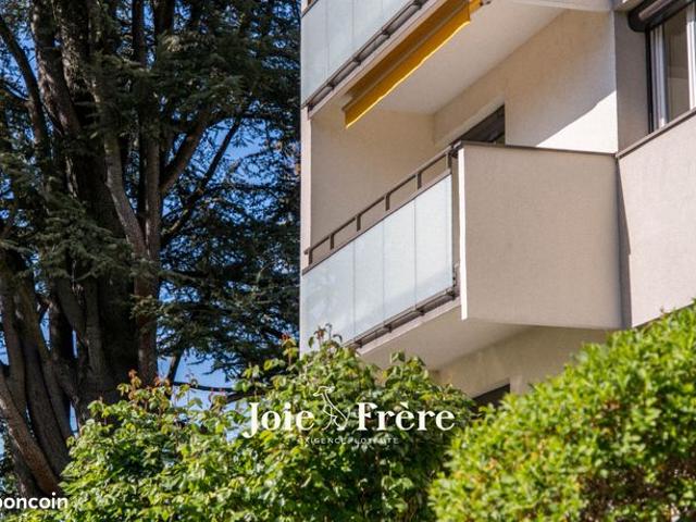2/3 pièces aux Pommaries avec place privative et 2 balcons