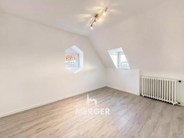 2/3 PIECES EN DERNIER ETAGE PROCHE ORANGERIE