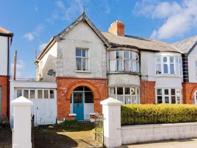 23 St Albans Park, Sandymount, Dublin 4, D04C4V2 is for sale