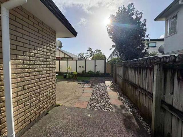 23B Penruddocke Road, Half Moon Bay, Manukau City