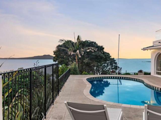 23D Beach Road, Castor Bay, North Shore City