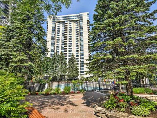 2006 1500 Riverside Drive, Ottawa, ON, K1G 4J4 condo for sale | Listing ID X12231 | Royal LePage