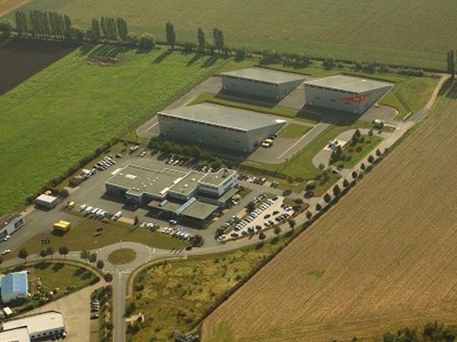 2000 m² Vega Halle in Sangerhausen, eingefriedet mit Stellplätzen