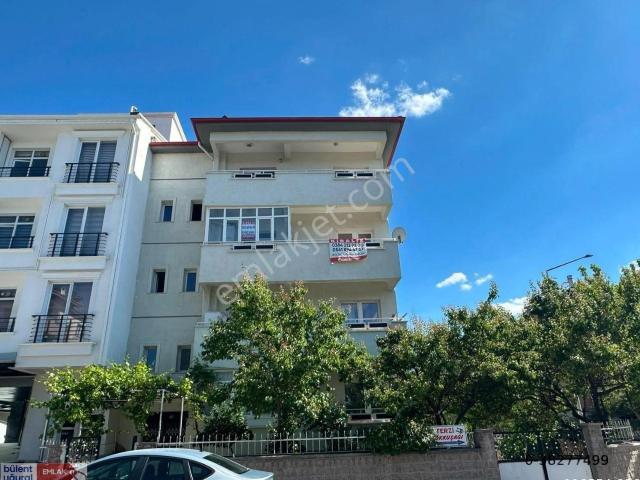 2000 Evler Mahallesi'nde Üniversiteye Yakın 3+1 Kiralık Daire