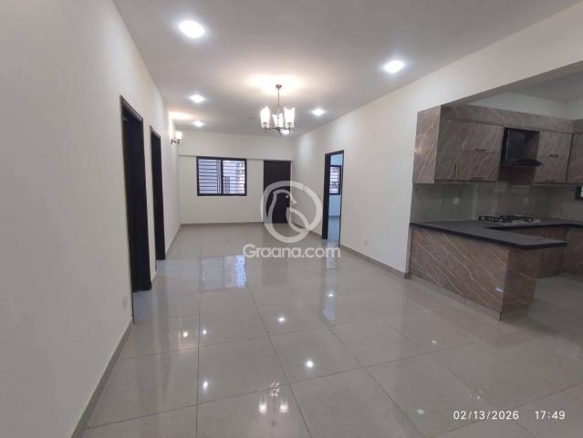 2000 Ft² Flat for Rent