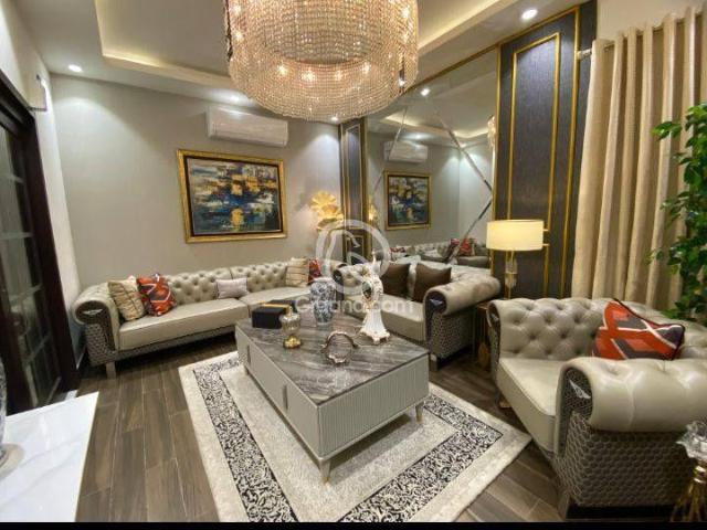 2000 Ft² Flat for Sale