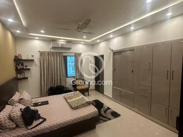 2000 Ft² Upper portion for Sale