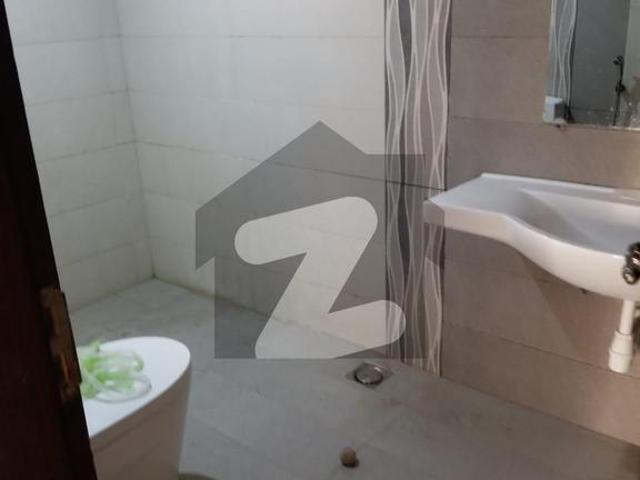 2000 Sq. Ft. 3 Bed Drawing & Dining Apartment for Rent in Zamzam Tower, Civil Lines, Karachi Civil Lines