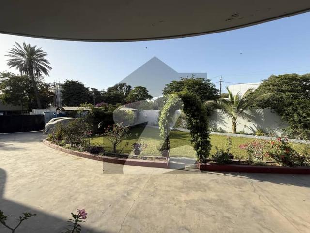 2000 Sq Yards Bungalow Portion Available For Rent At Lalazar MT Khan Road Near Boat Basin / Port Grand