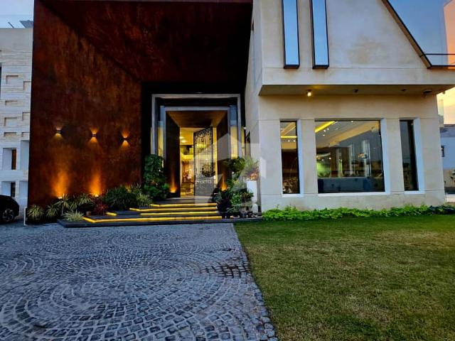 2000 Sq. Yards Super Luxury Mansion For Sale DHA Phase 8, Karachi