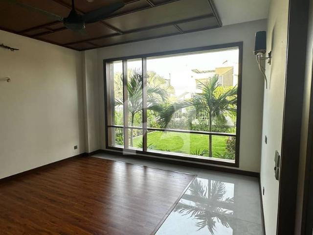 2000 Square Yard Bungalow For Sale 7 Bedroom With Drawing Dinning Kitchen Swimming Pool West Open Bungalow Out Class Location Reasonable Sale Demand