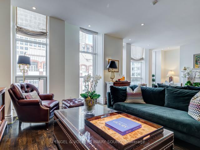 2001 71 Simcoe Street