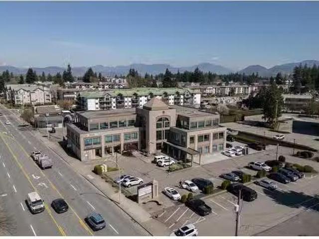 200 2692 Clearbrook Road, Abbotsford, BC, V2T 2Y8 commercial.