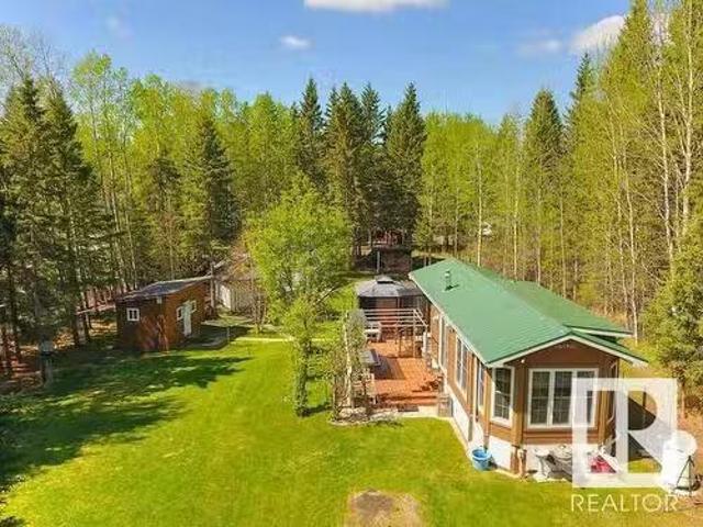 200 4418 Hwy 633, Rural Lac Ste. Anne County, AB, T0E 0A0 ho.