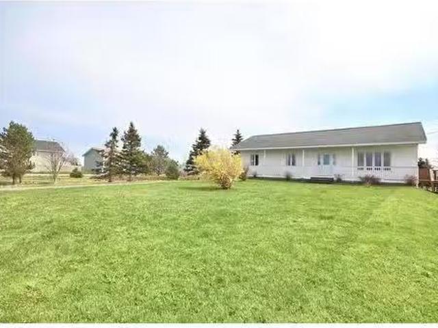 200 Central Street, Bay Roberts, NL, A0A 1G0 house for sale.
