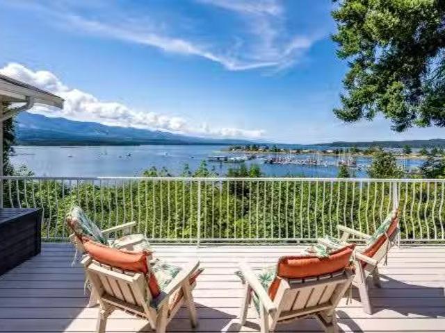 200 Crome Point Rd, Bowser, BC, V0R 1G0 Luxury House for sal.