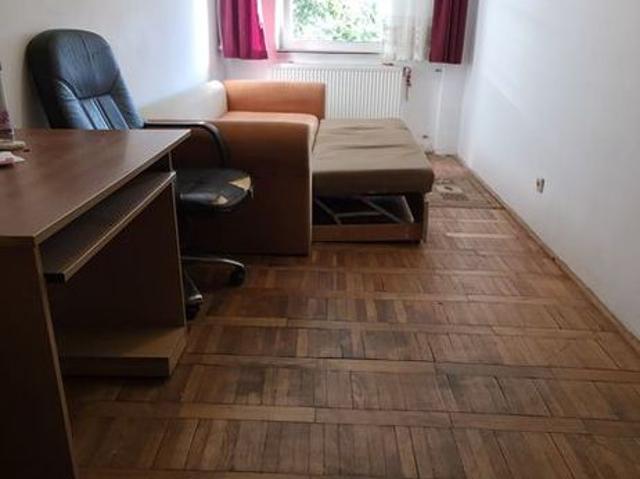 200 euro!Garsoniera Et 3 Zona Complexul Studentesc