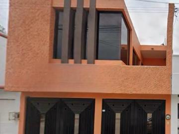 200 m² por $1 millón, hermosa casa en Col. Esmeralda. Oportunidades así no se repiten NO CREDITOS JH