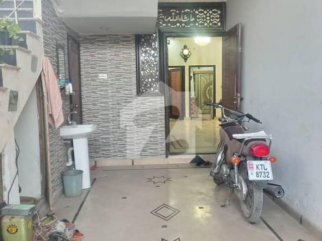 200 sq yards single storey house corner park face west open