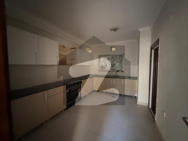 200 Sq Yd Quaid Villa For Sale Precinct 2, Bahria Town Karachi | Just 1 Min Drive from Main Gate | Near Park, Mosque, Sports Complex & Shopping Gallery | Ideal for Living or Rental Investment Bahria Town Quaid Villas