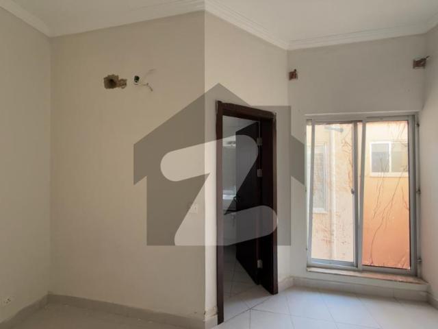 200 Sq Yd Villa at Prime Full Height Location in Precinct 10A, Bahria Town Karachi 3 Bedrooms, Drawing, Dining, Modern Kitchen & TV Lounge, with Park, Mosque, Gallery & Commercial nearby just 5 min drive from Main Gate. Bahria Town Precinct 10 A