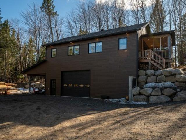 200 Rue Du Joli Buisson, Sainte Marguerite Du Lac Masson, QC, J0T 1L0 house for sale | Listing ID 16747 | Royal LePage