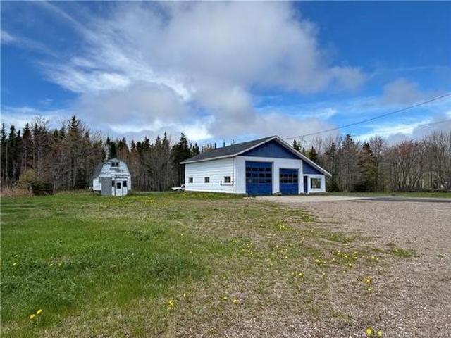 200 Rue Du Pecheur, Lamèque, NB, E8T 1K2 commercial for sale | Listing ID NB130257 | Royal LePage