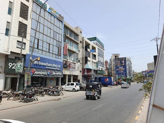 200 Yards Commercial Building For Sale