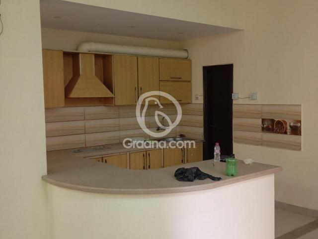 200 Yd² Lower portion for Rent