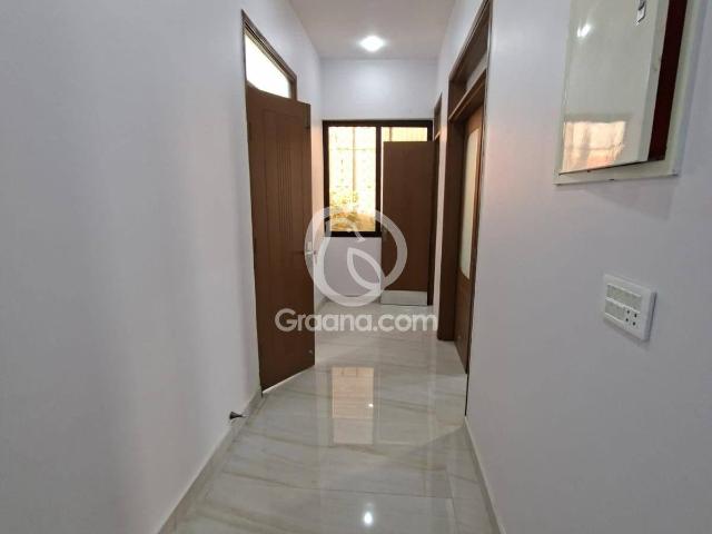 200 Yd² Upper portion for Rent