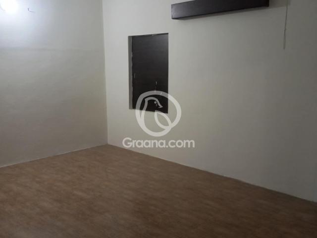 200 Yd² Upper portion for Rent