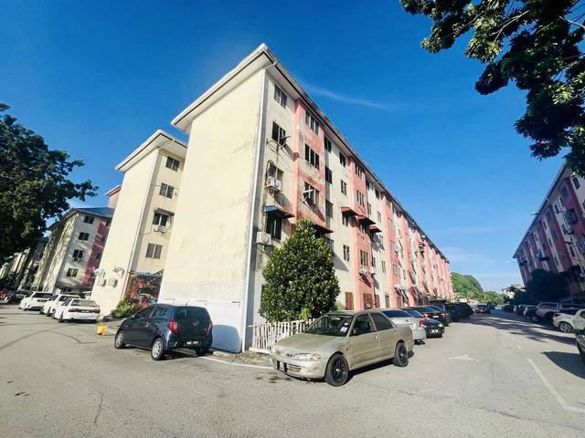 200K ONLYFor Sale Ground FloorFlat Bukit Tinggi 1 Klang
