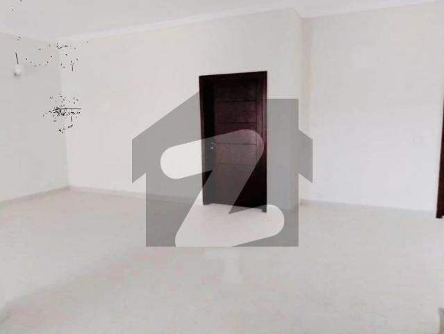 200sq yd 3 Bedrooms Luxury Villa is Available FOR RENT. 8km from Entrance of BTK. 3 Bed DDL 1 Kitchen Bahria Town Precinct 10 A