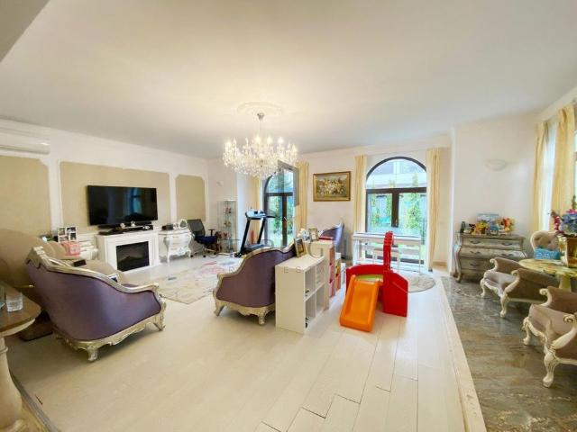 2014 condominium 4 bedroom villa For Rent near Lycée Anna de Noailles