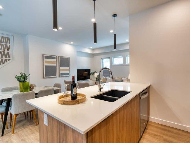 2015 22 Street Southwest 3 Bedroom Apartment for Rent at 2015 22 St Sw, Calgary, AB T2T 5E8 Richmond