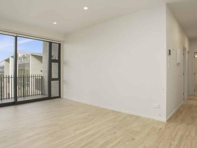 201/165 Lake Road, Northcote