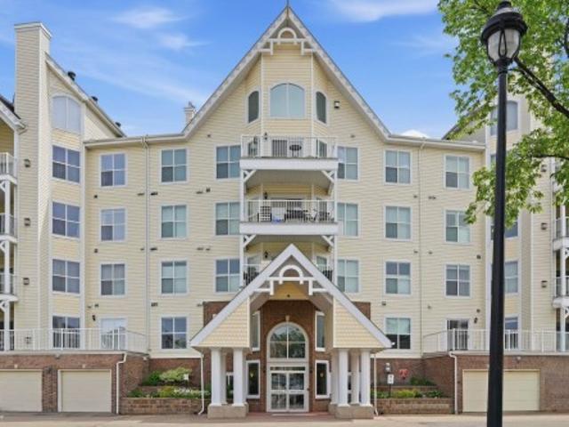 201 10221 Street, Edmonton, AB, T5K 2W5 condo for sale | Listing ID E4492 | Royal LePage