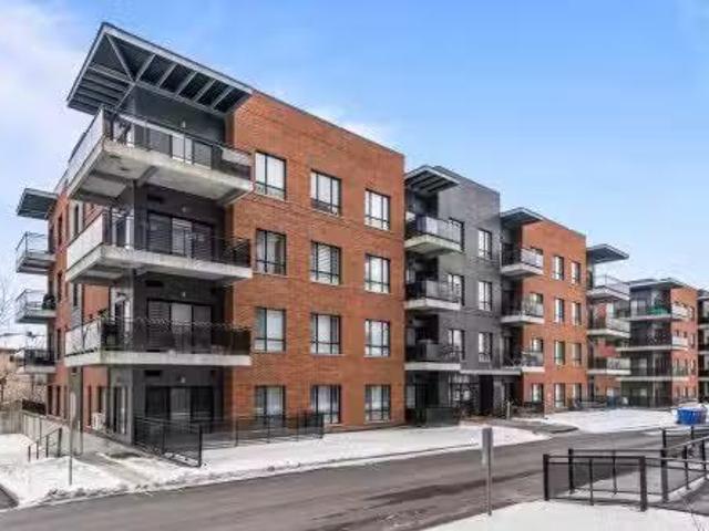 201 124 Boul. Hymus, Pointe Claire, QC, H9R 1E8 condo for sa.