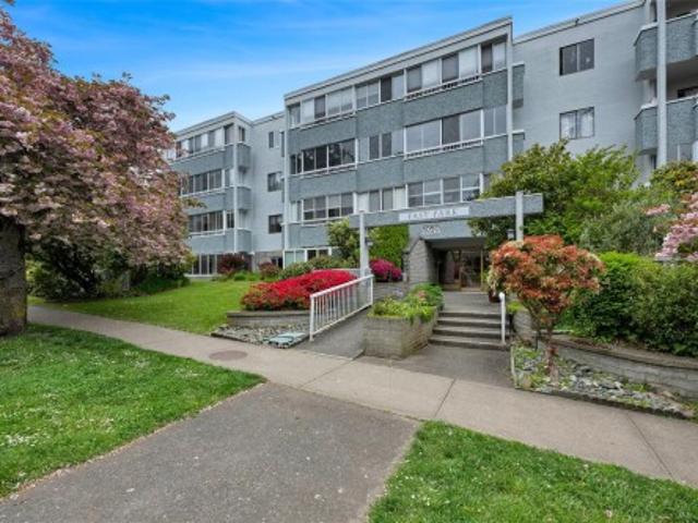 201 1 Park Blvd, Victoria, BC, V8V 2T4 Single Family Property For Sale | Listing ID 1041 | Royal LePage