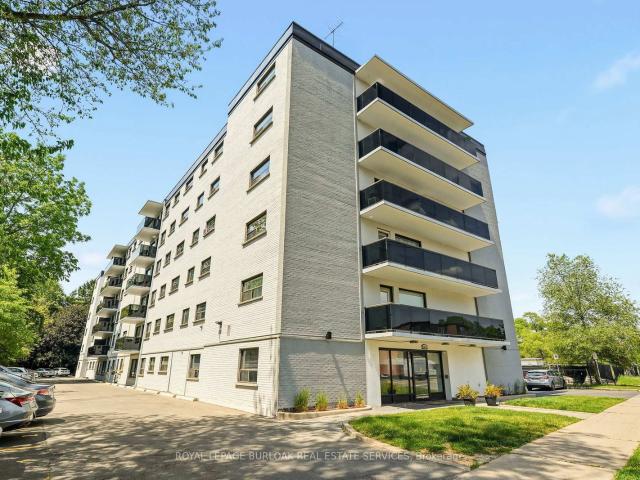 201 2 New Street, Burlington | 2Beds/1Bath, Condo, $399,900 | Condos. Ca