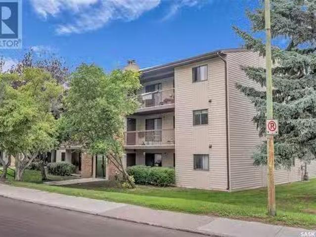 201 325 Kingsmere Boulevard, Saskatoon, SK, S7J 4J6 condo fo.