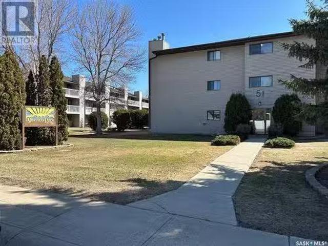 201 51 Wood Lily Drive, Moose Jaw, SK, S6J 1H1 condo for sal.