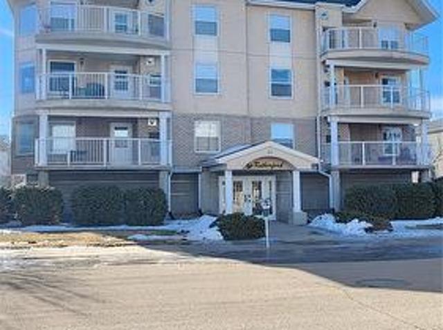 201 65 Hochelaga Street W, Moose Jaw, SK, S6H 2E9 condo for sale | Listing ID SK998348 | Royal LePage