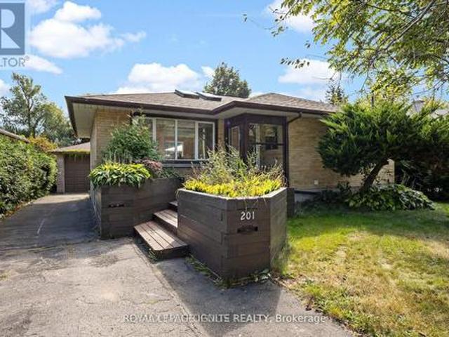 201 Southlawn Avenue, Oshawa, ON, L1H 3Y5 house for lease | Listing ID E13224 | Royal LePage